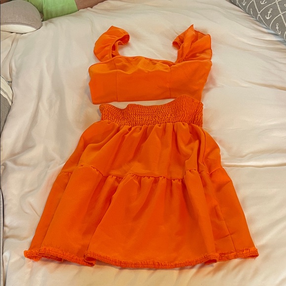 Two piece Set - Picture 2 of 7